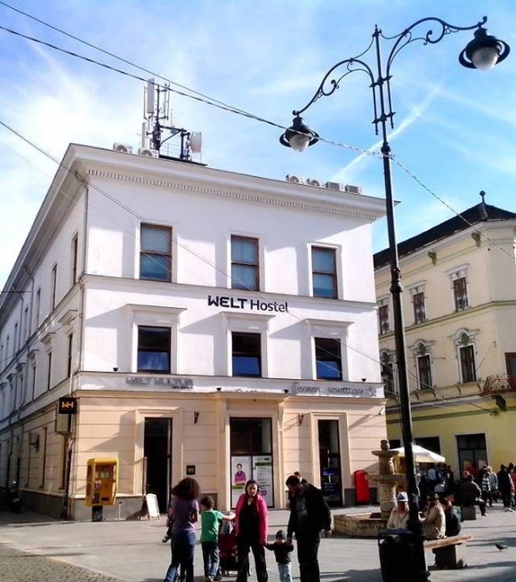 Ai nevoie de cazare la '1 Mai Rock Festival Sibiu 2014'? La Welt Hostel ai pret mai mic si poti fi vecin de camera cu artistii!