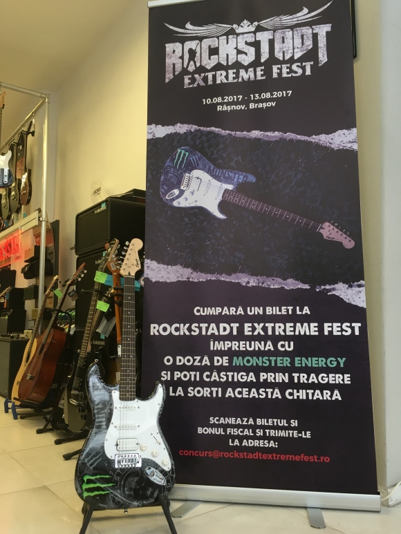 Castiga chitara ROCKSTADT EXTREME FEST 2017
