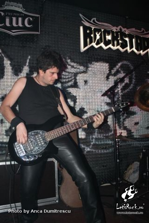 Galerie foto Trooper, Idol si Metal Throne in Brasov, 11 decembrie 2010 Galerie foto Trooper, Idol si Metal Throne in Brasov, 11 decembrie 2010