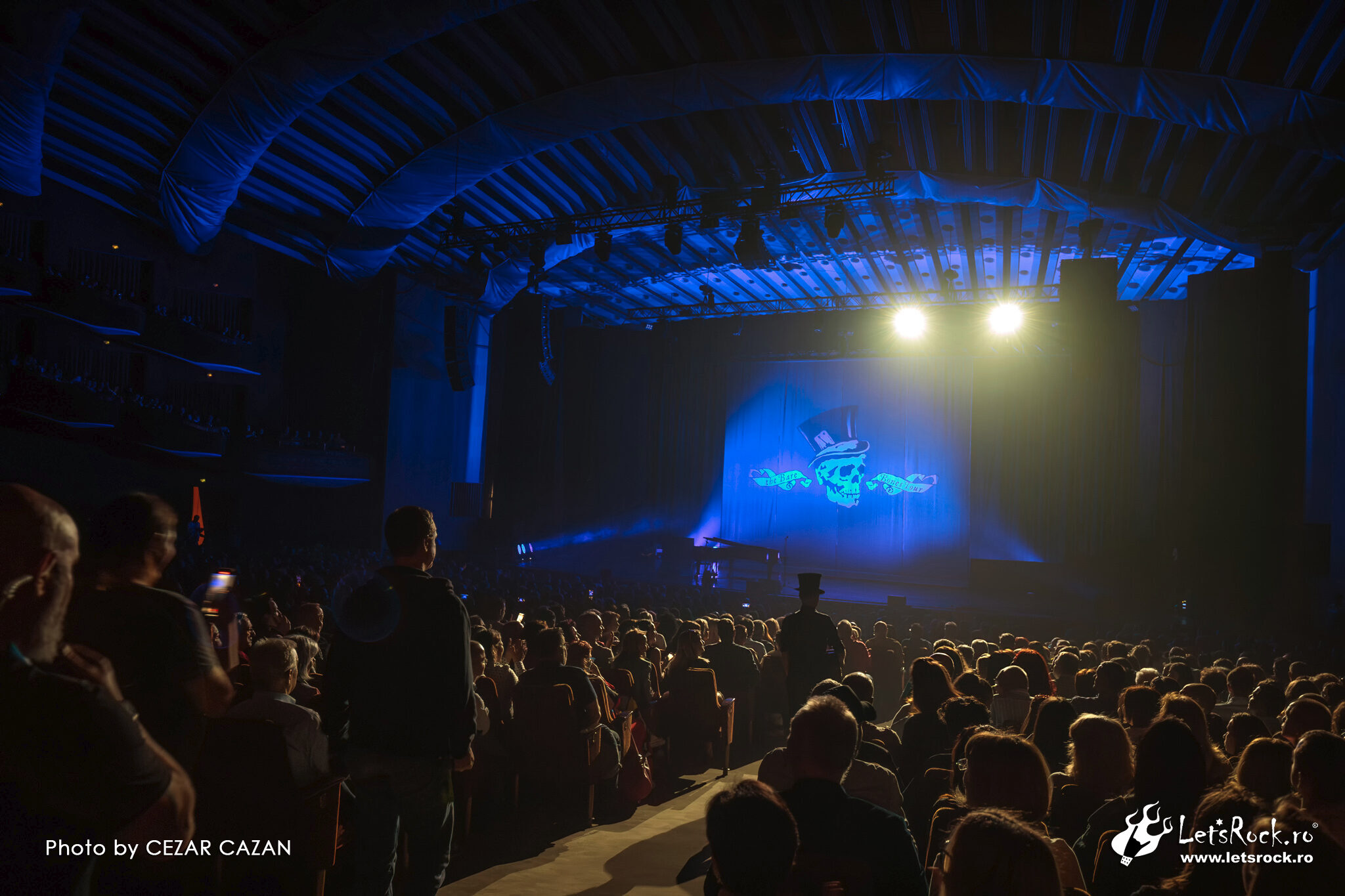 Bryan Adams, Sala Palatului