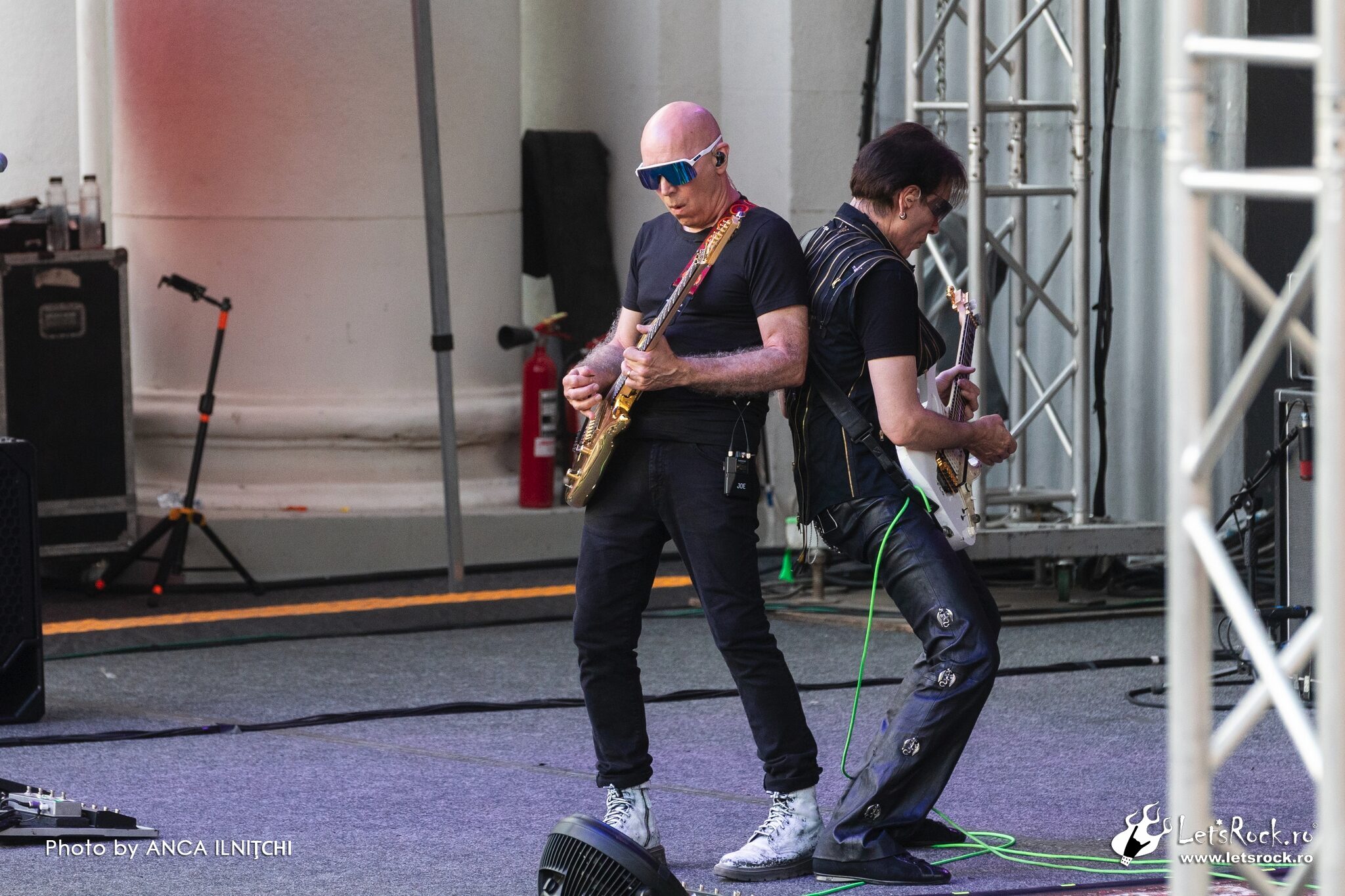 SatchVai Band, Arenele Romane