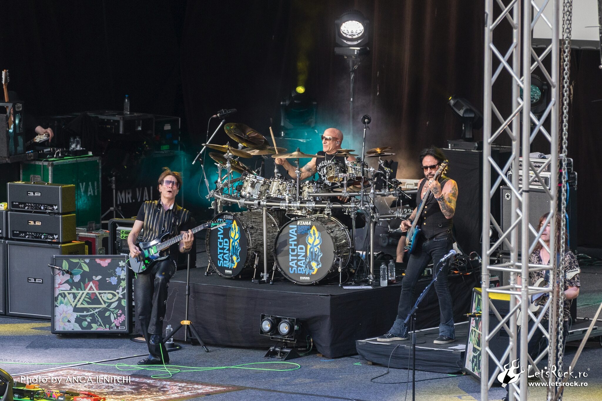 SatchVai Band, Arenele Romane