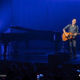 Bryan Adams, Sala Palatului