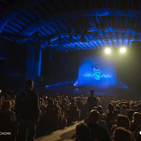Bryan Adams, Sala Palatului