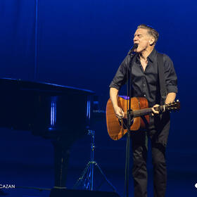 Bryan Adams, Sala Palatului